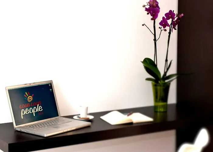 Cous Cous People לינה וארוחת בוקר 4*